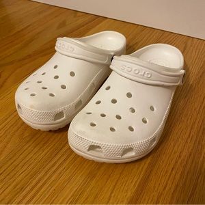 CROCS Classic Clog - White - Men’s 7, Women’s 9, EUC